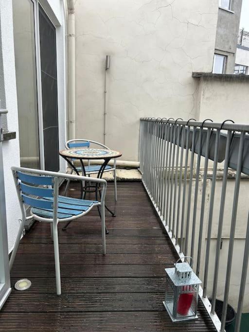 Down Town Spacious Duplex With Private Parking & Game Room Brussels Exterior photo