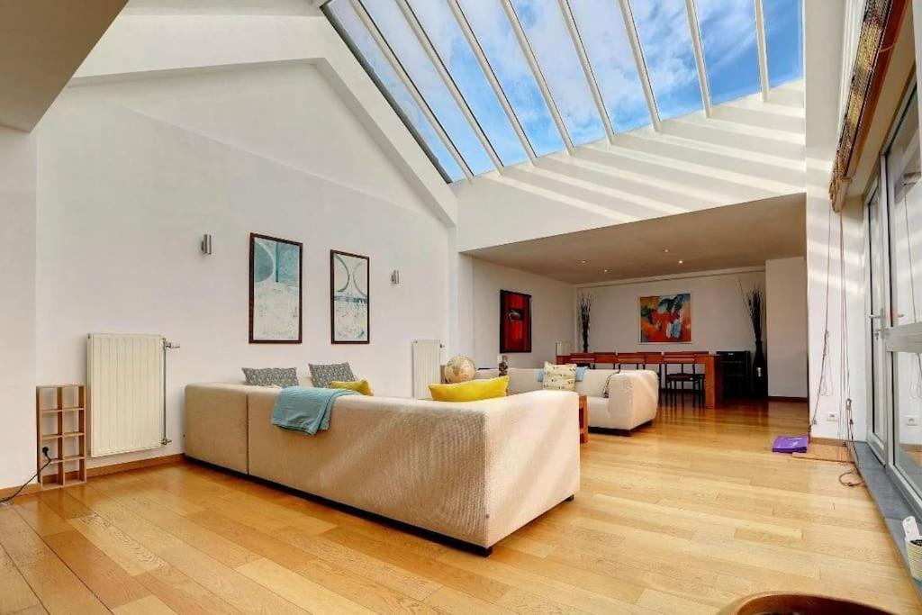Down Town Spacious Duplex With Private Parking & Game Room Brussels Exterior photo